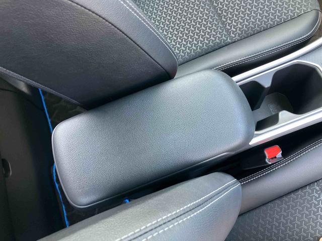 ロッキープレミアムG HEV9型DPオーディオ/BT/TV/USB 全周囲カメラ ステアスイッチ LEDヘッドランプ リヤフォグランプ 17インチアルミ シートヒーター 全車速追従クルコン コーナーセンサー 衝突被害軽減ブレーキ(千葉県)の中古車