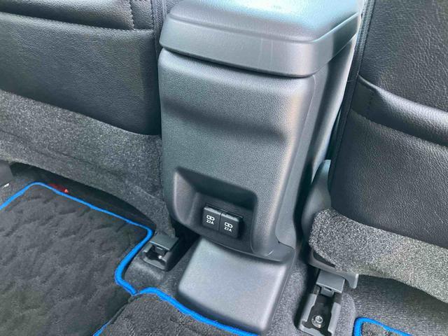 ロッキープレミアムG HEV9型DPオーディオ/BT/TV/USB 全周囲カメラ ステアスイッチ LEDヘッドランプ リヤフォグランプ 17インチアルミ シートヒーター 全車速追従クルコン コーナーセンサー 衝突被害軽減ブレーキ(千葉県)の中古車