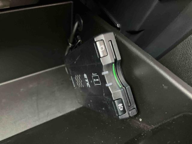 ８６Ｇナビ／ワンセグ／ＢＴ／ＡＵＸ／ＣＤ　バックカメラ　ＥＴＣ　革巻きステアリング　オートライト　サイドレバー式駐車ブレーキ　キーレスエントリー　盗難防止装置　アルミホイール　チルトハンドル機構（千葉県）の中古車