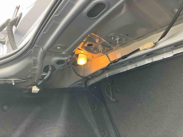 ８６Ｇナビ／ワンセグ／ＢＴ／ＡＵＸ／ＣＤ　バックカメラ　ＥＴＣ　革巻きステアリング　オートライト　サイドレバー式駐車ブレーキ　キーレスエントリー　盗難防止装置　アルミホイール　チルトハンドル機構（千葉県）の中古車