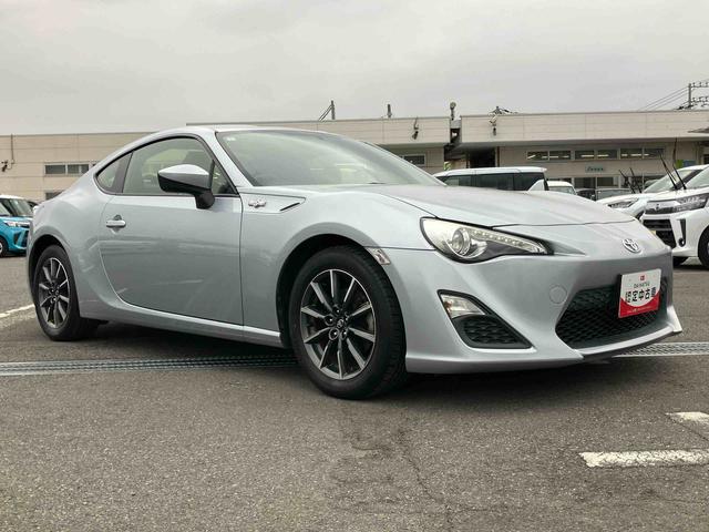 ８６Ｇナビ／ワンセグ／ＢＴ／ＡＵＸ／ＣＤ　バックカメラ　ＥＴＣ　革巻きステアリング　オートライト　サイドレバー式駐車ブレーキ　キーレスエントリー　盗難防止装置　アルミホイール　チルトハンドル機構（千葉県）の中古車