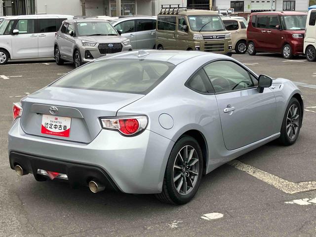 ８６Ｇナビ／ワンセグ／ＢＴ／ＡＵＸ／ＣＤ　バックカメラ　ＥＴＣ　革巻きステアリング　オートライト　サイドレバー式駐車ブレーキ　キーレスエントリー　盗難防止装置　アルミホイール　チルトハンドル機構（千葉県）の中古車