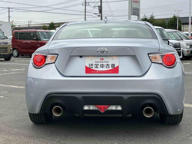 ８６Ｇナビ／ワンセグ／ＢＴ／ＡＵＸ／ＣＤ　バックカメラ　ＥＴＣ　革巻きステアリング　オートライト　サイドレバー式駐車ブレーキ　キーレスエントリー　盗難防止装置　アルミホイール　チルトハンドル機構（千葉県）の中古車