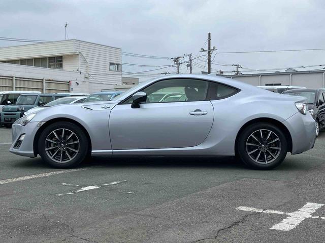 ８６Ｇナビ／ワンセグ／ＢＴ／ＡＵＸ／ＣＤ　バックカメラ　ＥＴＣ　革巻きステアリング　オートライト　サイドレバー式駐車ブレーキ　キーレスエントリー　盗難防止装置　アルミホイール　チルトハンドル機構（千葉県）の中古車