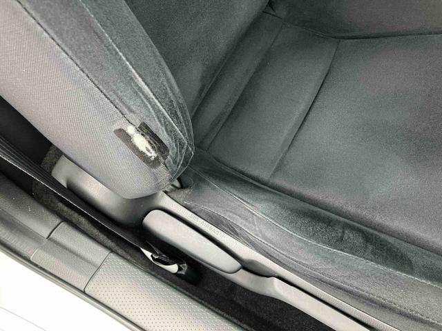 ８６Ｇナビ／ワンセグ／ＢＴ／ＡＵＸ／ＣＤ　バックカメラ　ＥＴＣ　革巻きステアリング　オートライト　サイドレバー式駐車ブレーキ　キーレスエントリー　盗難防止装置　アルミホイール　チルトハンドル機構（千葉県）の中古車