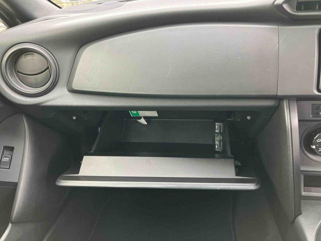 ８６Ｇナビ／ワンセグ／ＢＴ／ＡＵＸ／ＣＤ　バックカメラ　ＥＴＣ　革巻きステアリング　オートライト　サイドレバー式駐車ブレーキ　キーレスエントリー　盗難防止装置　アルミホイール　チルトハンドル機構（千葉県）の中古車