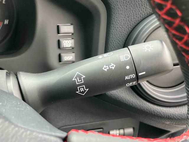 ８６Ｇナビ／ワンセグ／ＢＴ／ＡＵＸ／ＣＤ　バックカメラ　ＥＴＣ　革巻きステアリング　オートライト　サイドレバー式駐車ブレーキ　キーレスエントリー　盗難防止装置　アルミホイール　チルトハンドル機構（千葉県）の中古車