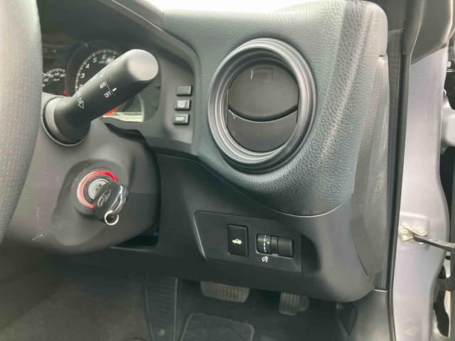 ８６Ｇナビ／ワンセグ／ＢＴ／ＡＵＸ／ＣＤ　バックカメラ　ＥＴＣ　革巻きステアリング　オートライト　サイドレバー式駐車ブレーキ　キーレスエントリー　盗難防止装置　アルミホイール　チルトハンドル機構（千葉県）の中古車