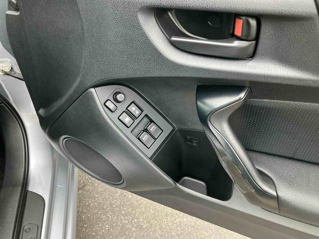 ８６Ｇナビ／ワンセグ／ＢＴ／ＡＵＸ／ＣＤ　バックカメラ　ＥＴＣ　革巻きステアリング　オートライト　サイドレバー式駐車ブレーキ　キーレスエントリー　盗難防止装置　アルミホイール　チルトハンドル機構（千葉県）の中古車