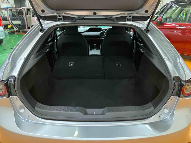 ＭＡＺＤＡ３ファストバック１５Ｓツーリングナビ／ＢＴ／ＴＶ／ＤＩＳＣ／全周囲カメラ／ステアスイッチ　前後ドラレコ　ＥＴＣ　１８インチアルミ　ＬＥＤ前ライト　スマートキー　ドライビングディスプレイ　自動追従クルコン　ＢＳＭ　衝突被害軽減ブレーキ（千葉県）の中古車