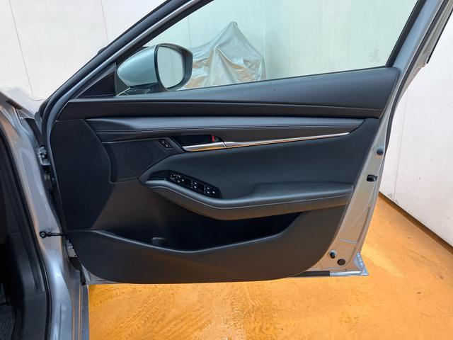 ＭＡＺＤＡ３ファストバック１５Ｓツーリングナビ／ＢＴ／ＴＶ／ＤＩＳＣ／全周囲カメラ／ステアスイッチ　前後ドラレコ　ＥＴＣ　１８インチアルミ　ＬＥＤ前ライト　スマートキー　ドライビングディスプレイ　自動追従クルコン　ＢＳＭ　衝突被害軽減ブレーキ（千葉県）の中古車