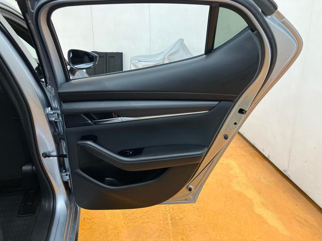 ＭＡＺＤＡ３ファストバック１５Ｓツーリングナビ／ＢＴ／ＴＶ／ＤＩＳＣ／全周囲カメラ／ステアスイッチ　前後ドラレコ　ＥＴＣ　１８インチアルミ　ＬＥＤ前ライト　スマートキー　ドライビングディスプレイ　自動追従クルコン　ＢＳＭ　衝突被害軽減ブレーキ（千葉県）の中古車