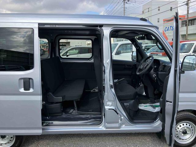 ハイゼットカーゴデラックス衝突被害軽減ブレーキ コーナーセンサー オートライト プライバシーガラス フロントパワーウィンドウ オーバーヘッドシェルフ スピーカー一体型AM・FMラジオ キーレスエントリー アイドリングストップ(千葉県)の中古車