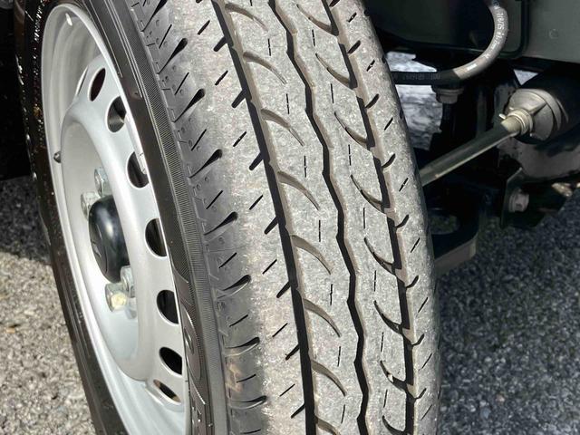 ハイゼットカーゴデラックス衝突被害軽減ブレーキ コーナーセンサー オートライト プライバシーガラス フロントパワーウィンドウ オーバーヘッドシェルフ スピーカー一体型AM・FMラジオ キーレスエントリー アイドリングストップ(千葉県)の中古車