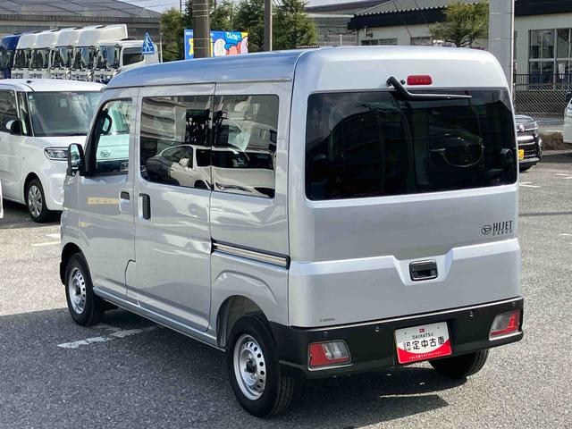 ハイゼットカーゴデラックス衝突被害軽減ブレーキ コーナーセンサー オートライト プライバシーガラス フロントパワーウィンドウ オーバーヘッドシェルフ スピーカー一体型AM・FMラジオ キーレスエントリー アイドリングストップ(千葉県)の中古車