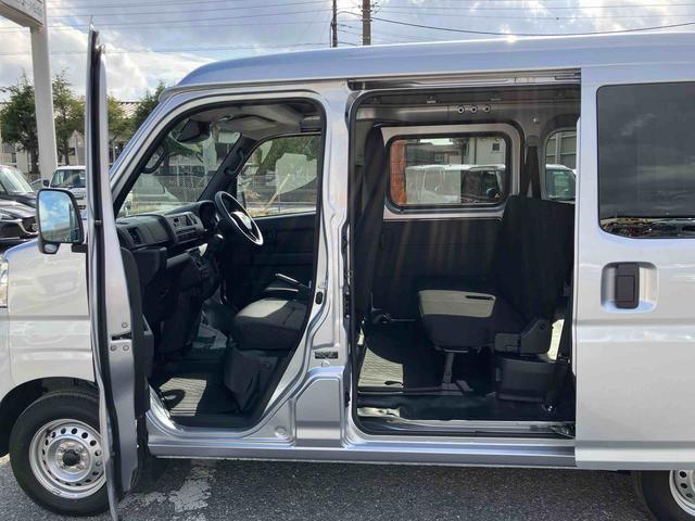 ハイゼットカーゴデラックス衝突被害軽減ブレーキ コーナーセンサー オートライト プライバシーガラス フロントパワーウィンドウ オーバーヘッドシェルフ スピーカー一体型AM・FMラジオ キーレスエントリー アイドリングストップ(千葉県)の中古車