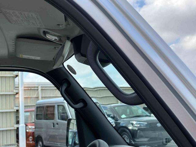 ハイゼットカーゴデラックス衝突被害軽減ブレーキ コーナーセンサー オートライト プライバシーガラス フロントパワーウィンドウ オーバーヘッドシェルフ スピーカー一体型AM・FMラジオ キーレスエントリー アイドリングストップ(千葉県)の中古車