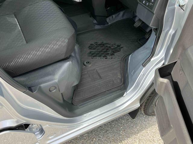 ハイゼットカーゴデラックス衝突被害軽減ブレーキ コーナーセンサー オートライト プライバシーガラス フロントパワーウィンドウ オーバーヘッドシェルフ スピーカー一体型AM・FMラジオ キーレスエントリー アイドリングストップ(千葉県)の中古車