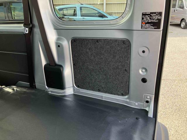 ハイゼットカーゴデラックス衝突被害軽減ブレーキ コーナーセンサー オートライト プライバシーガラス フロントパワーウィンドウ オーバーヘッドシェルフ スピーカー一体型AM・FMラジオ キーレスエントリー アイドリングストップ(千葉県)の中古車