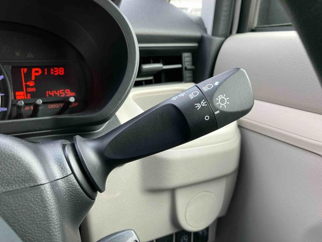 ムーヴL SAIIナビ/BT/TV/CD/DVD ETC コーナーポール 電動格納ドアミラー プライバシーガラス キーレスエントリー セキュリティアラーム 運転席シートリフター 横滑り防止装置 衝突被害軽減ブレーキ(千葉県)の中古車