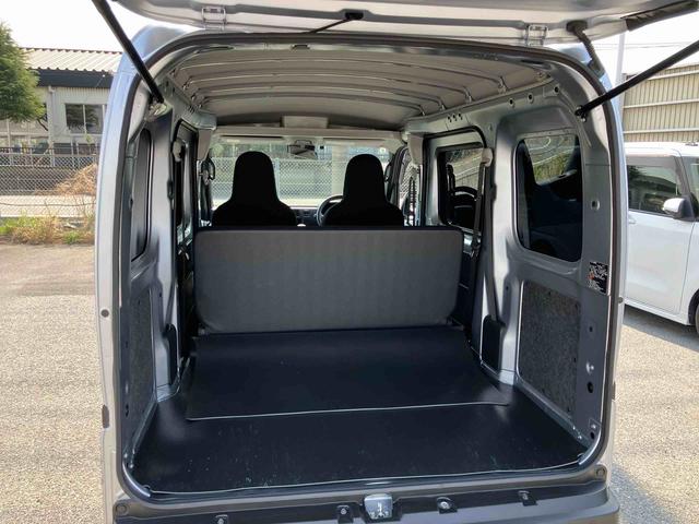 ハイゼットカーゴデラックスETC 衝突被害軽減ブレーキ コーナーセンサー オートライト プライバシーガラス フロントパワーウィンドウ オーバーヘッドシェルフ スピーカー一体型AM・FMラジオ キーレス アイドリングストップ(千葉県)の中古車