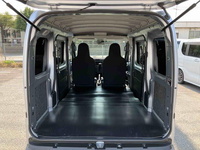 ハイゼットカーゴデラックスETC 衝突被害軽減ブレーキ コーナーセンサー オートライト プライバシーガラス フロントパワーウィンドウ オーバーヘッドシェルフ スピーカー一体型AM・FMラジオ キーレス アイドリングストップ(千葉県)の中古車