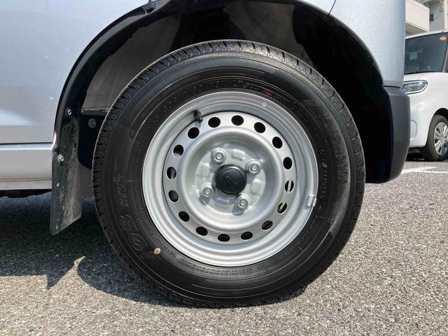 ハイゼットカーゴデラックスETC 衝突被害軽減ブレーキ コーナーセンサー オートライト プライバシーガラス フロントパワーウィンドウ オーバーヘッドシェルフ スピーカー一体型AM・FMラジオ キーレス アイドリングストップ(千葉県)の中古車