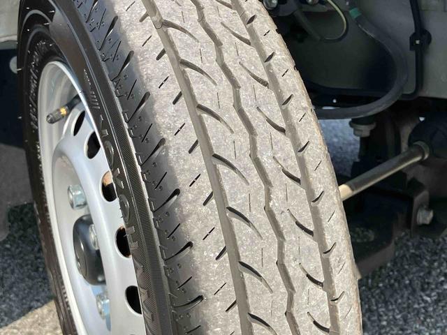 ハイゼットカーゴデラックスETC 衝突被害軽減ブレーキ コーナーセンサー オートライト プライバシーガラス フロントパワーウィンドウ オーバーヘッドシェルフ スピーカー一体型AM・FMラジオ キーレス アイドリングストップ(千葉県)の中古車