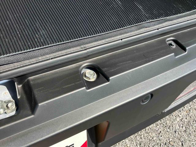 ハイゼットカーゴデラックスETC 衝突被害軽減ブレーキ コーナーセンサー オートライト プライバシーガラス フロントパワーウィンドウ オーバーヘッドシェルフ スピーカー一体型AM・FMラジオ キーレス アイドリングストップ(千葉県)の中古車