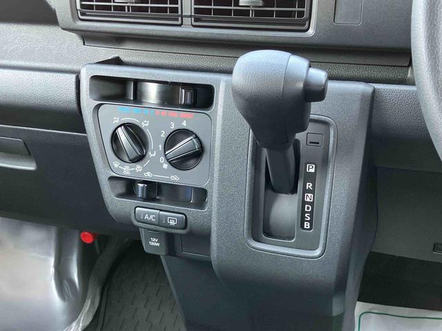 ハイゼットカーゴデラックスETC 衝突被害軽減ブレーキ コーナーセンサー オートライト プライバシーガラス フロントパワーウィンドウ オーバーヘッドシェルフ スピーカー一体型AM・FMラジオ キーレス アイドリングストップ(千葉県)の中古車