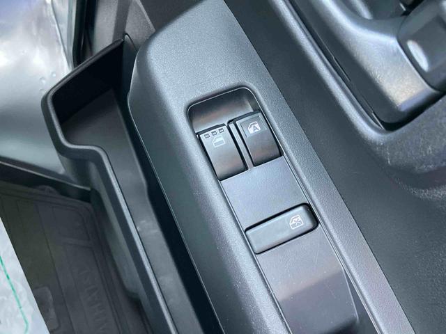 ハイゼットカーゴデラックスETC 衝突被害軽減ブレーキ コーナーセンサー オートライト プライバシーガラス フロントパワーウィンドウ オーバーヘッドシェルフ スピーカー一体型AM・FMラジオ キーレス アイドリングストップ(千葉県)の中古車