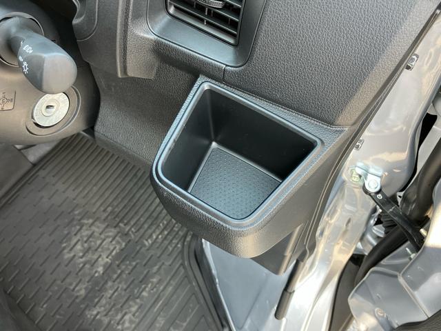 ハイゼットカーゴデラックスETC 衝突被害軽減ブレーキ コーナーセンサー オートライト プライバシーガラス フロントパワーウィンドウ オーバーヘッドシェルフ スピーカー一体型AM・FMラジオ キーレス アイドリングストップ(千葉県)の中古車