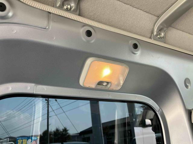 ハイゼットカーゴデラックスETC 衝突被害軽減ブレーキ コーナーセンサー オートライト プライバシーガラス フロントパワーウィンドウ オーバーヘッドシェルフ スピーカー一体型AM・FMラジオ キーレス アイドリングストップ(千葉県)の中古車