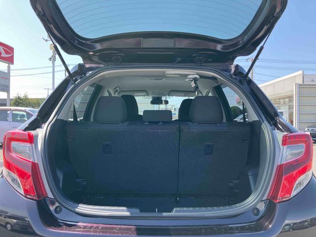 ヴィッツ１．３Ｆ　ＬＥＤエディションナビ／ＴＶ／ＤＶＤ／ＢＴ　ＥＴＣ　衝突軽減装置　ＬＥＤヘッドライト　オートライト　スマートキー　ボタンスタート　サイドレバー式駐車ブレーキ　アイドリングストップ　シートリフター　マニュアルエアコン（千葉県）の中古車