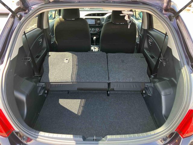 ヴィッツ１．３Ｆ　ＬＥＤエディションナビ／ＴＶ／ＤＶＤ／ＢＴ　ＥＴＣ　衝突軽減装置　ＬＥＤヘッドライト　オートライト　スマートキー　ボタンスタート　サイドレバー式駐車ブレーキ　アイドリングストップ　シートリフター　マニュアルエアコン（千葉県）の中古車