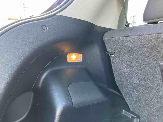 ヴィッツ１．３Ｆ　ＬＥＤエディションナビ／ＴＶ／ＤＶＤ／ＢＴ　ＥＴＣ　衝突軽減装置　ＬＥＤヘッドライト　オートライト　スマートキー　ボタンスタート　サイドレバー式駐車ブレーキ　アイドリングストップ　シートリフター　マニュアルエアコン（千葉県）の中古車