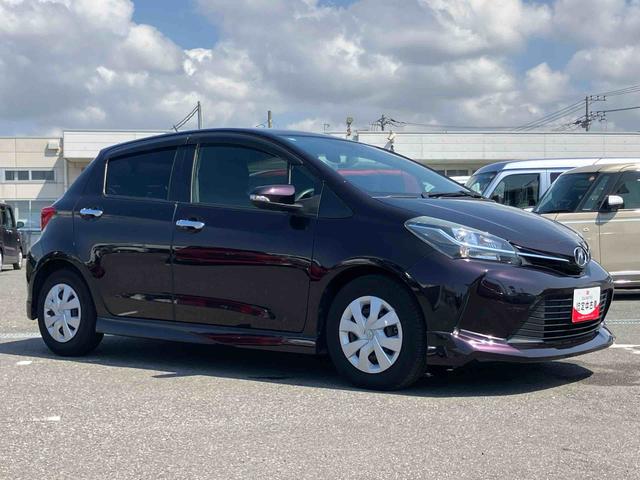 ヴィッツ１．３Ｆ　ＬＥＤエディションナビ／ＴＶ／ＤＶＤ／ＢＴ　ＥＴＣ　衝突軽減装置　ＬＥＤヘッドライト　オートライト　スマートキー　ボタンスタート　サイドレバー式駐車ブレーキ　アイドリングストップ　シートリフター　マニュアルエアコン（千葉県）の中古車