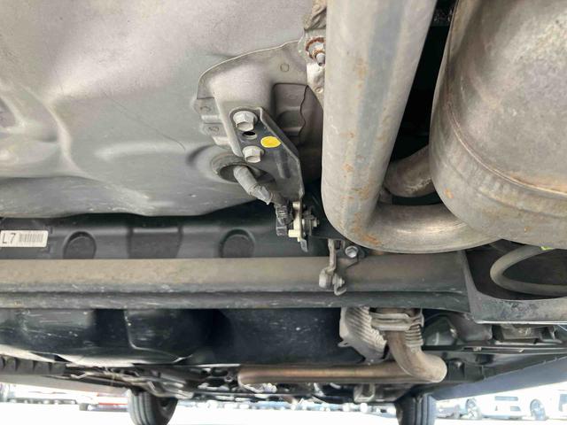 ヴィッツ１．３Ｆ　ＬＥＤエディションナビ／ＴＶ／ＤＶＤ／ＢＴ　ＥＴＣ　衝突軽減装置　ＬＥＤヘッドライト　オートライト　スマートキー　ボタンスタート　サイドレバー式駐車ブレーキ　アイドリングストップ　シートリフター　マニュアルエアコン（千葉県）の中古車