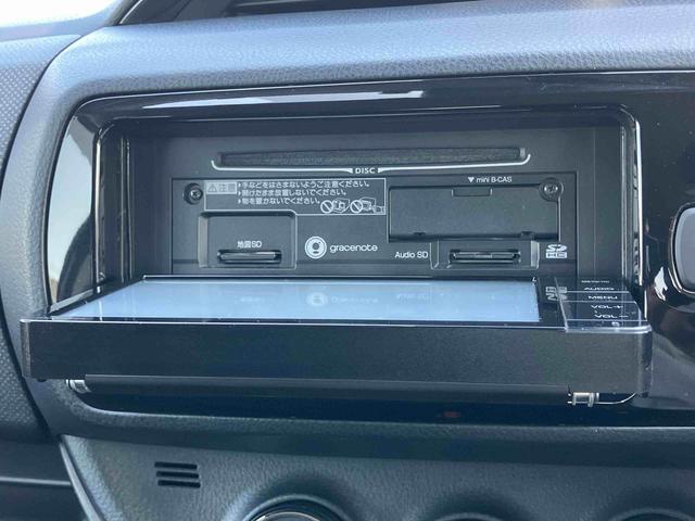 ヴィッツ１．３Ｆ　ＬＥＤエディションナビ／ＴＶ／ＤＶＤ／ＢＴ　ＥＴＣ　衝突軽減装置　ＬＥＤヘッドライト　オートライト　スマートキー　ボタンスタート　サイドレバー式駐車ブレーキ　アイドリングストップ　シートリフター　マニュアルエアコン（千葉県）の中古車