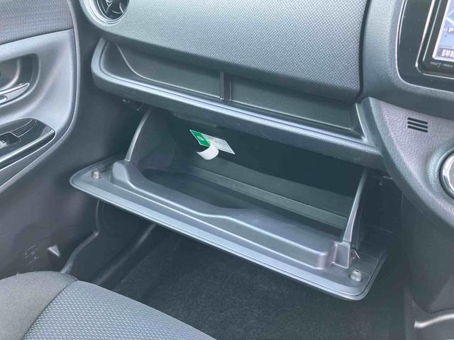 ヴィッツ１．３Ｆ　ＬＥＤエディションナビ／ＴＶ／ＤＶＤ／ＢＴ　ＥＴＣ　衝突軽減装置　ＬＥＤヘッドライト　オートライト　スマートキー　ボタンスタート　サイドレバー式駐車ブレーキ　アイドリングストップ　シートリフター　マニュアルエアコン（千葉県）の中古車