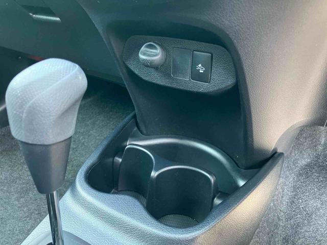 ヴィッツ１．３Ｆ　ＬＥＤエディションナビ／ＴＶ／ＤＶＤ／ＢＴ　ＥＴＣ　衝突軽減装置　ＬＥＤヘッドライト　オートライト　スマートキー　ボタンスタート　サイドレバー式駐車ブレーキ　アイドリングストップ　シートリフター　マニュアルエアコン（千葉県）の中古車