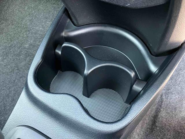 ヴィッツ１．３Ｆ　ＬＥＤエディションナビ／ＴＶ／ＤＶＤ／ＢＴ　ＥＴＣ　衝突軽減装置　ＬＥＤヘッドライト　オートライト　スマートキー　ボタンスタート　サイドレバー式駐車ブレーキ　アイドリングストップ　シートリフター　マニュアルエアコン（千葉県）の中古車