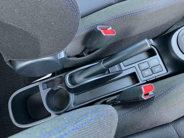 ヴィッツ１．３Ｆ　ＬＥＤエディションナビ／ＴＶ／ＤＶＤ／ＢＴ　ＥＴＣ　衝突軽減装置　ＬＥＤヘッドライト　オートライト　スマートキー　ボタンスタート　サイドレバー式駐車ブレーキ　アイドリングストップ　シートリフター　マニュアルエアコン（千葉県）の中古車