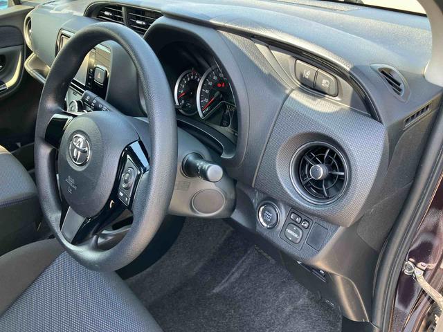 ヴィッツ１．３Ｆ　ＬＥＤエディションナビ／ＴＶ／ＤＶＤ／ＢＴ　ＥＴＣ　衝突軽減装置　ＬＥＤヘッドライト　オートライト　スマートキー　ボタンスタート　サイドレバー式駐車ブレーキ　アイドリングストップ　シートリフター　マニュアルエアコン（千葉県）の中古車