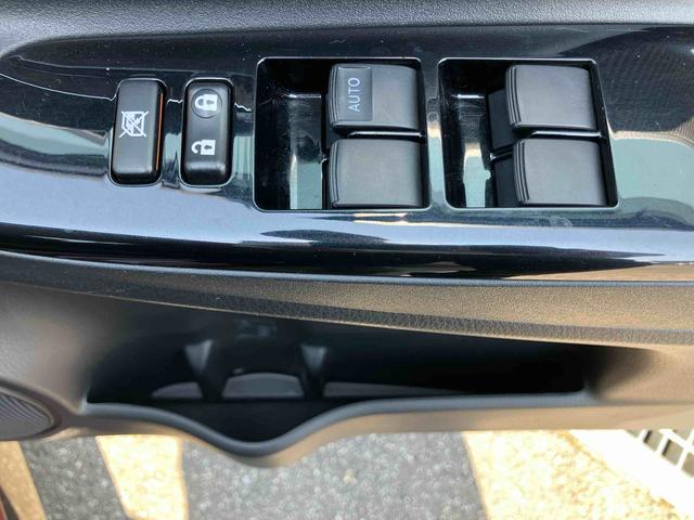 ヴィッツ１．３Ｆ　ＬＥＤエディションナビ／ＴＶ／ＤＶＤ／ＢＴ　ＥＴＣ　衝突軽減装置　ＬＥＤヘッドライト　オートライト　スマートキー　ボタンスタート　サイドレバー式駐車ブレーキ　アイドリングストップ　シートリフター　マニュアルエアコン（千葉県）の中古車