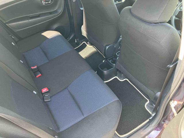 ヴィッツ１．３Ｆ　ＬＥＤエディションナビ／ＴＶ／ＤＶＤ／ＢＴ　ＥＴＣ　衝突軽減装置　ＬＥＤヘッドライト　オートライト　スマートキー　ボタンスタート　サイドレバー式駐車ブレーキ　アイドリングストップ　シートリフター　マニュアルエアコン（千葉県）の中古車