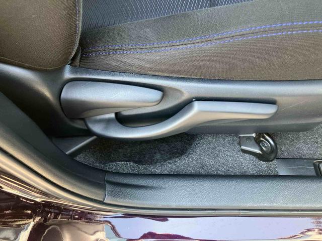 ヴィッツ１．３Ｆ　ＬＥＤエディションナビ／ＴＶ／ＤＶＤ／ＢＴ　ＥＴＣ　衝突軽減装置　ＬＥＤヘッドライト　オートライト　スマートキー　ボタンスタート　サイドレバー式駐車ブレーキ　アイドリングストップ　シートリフター　マニュアルエアコン（千葉県）の中古車