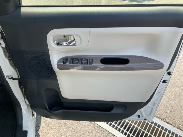 ムーヴキャンバスＧメイクアップリミテッド　ＳＡIIIナビ／ＴＶ／ＤＶＤ／ＢＴ／ＵＳＢ　全周囲カメラ　ドラレコ　ＬＥＤヘッドライト　オートライト　オートハイビーム　衝突被害軽減ブレーキ　置き楽ＢＯＸ　両側電動スライドドア　ステアリングリモコン　キーフリー（千葉県）の中古車