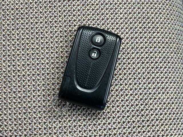 ミラココアココアＸナビ／ＴＶ／ＤＶＤ／ＢＴ／ＵＳＢ　オートＡ／Ｃ　アイドリングストップ　電動格納ドアミラー　シートリフター　チルトステアリング　キーフリーシステム　盗難防止警報　ハロゲンヘッドランプ　足踏式駐車ブレーキ（千葉県）の中古車