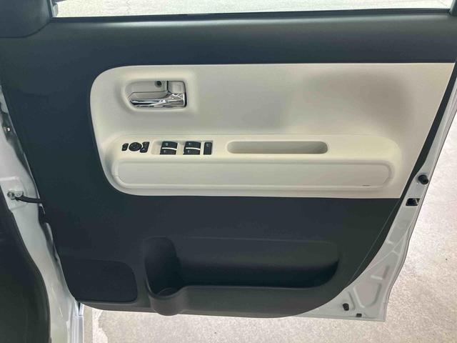 ムーヴキャンバスストライプスＧ衝突回避支援　横滑り防止装置　両側電動スライドドア　置きラクボックス　ホットカップホルダー　オートブレーキホールド付き電動パーキング　前席シートヒーター　プッシュエンジンスタート　キーフリーシステム（千葉県）の中古車